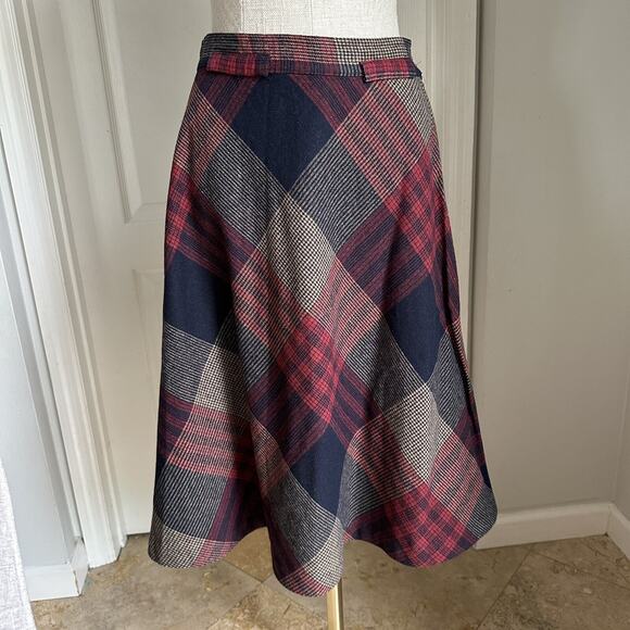 Dresses & Skirts - SOLD 1970’s Vintage A-line Wool blend Plaid Skirt